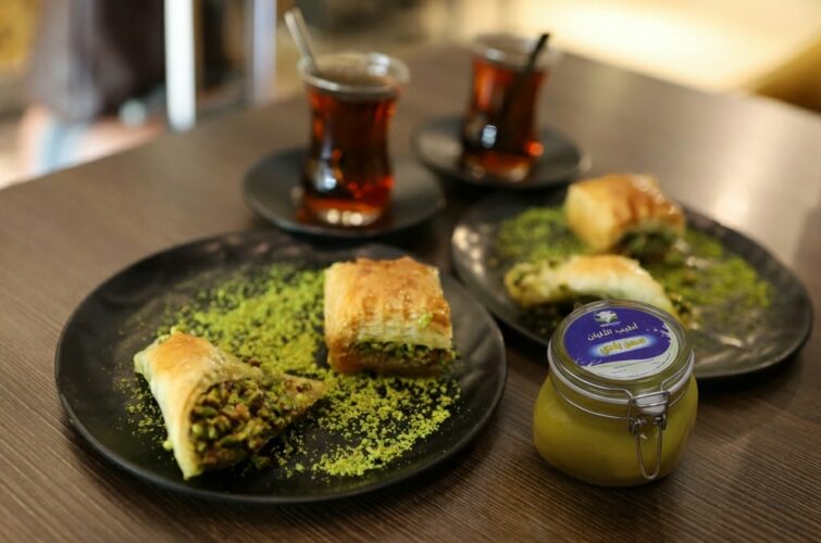 أطيب الألبان‎ (@atyabalalban)