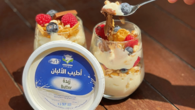 الزبدة الطبيعية ودورها في تحسين المزاج والطاقة عبر دعم الغدة الكظرية والدماغ